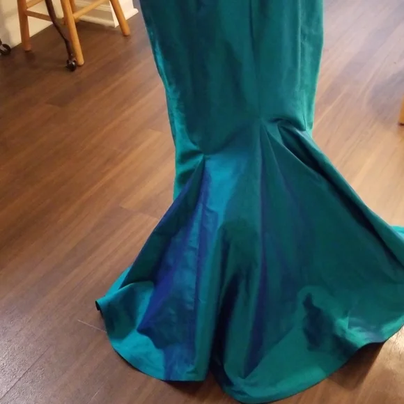 MARISA BARATELLI SHARKSKIN GREENISH BLUE GOWN